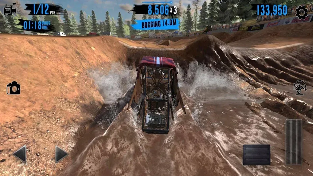 Скачать Trucks Off Road [MOD: безлимитные деньги и мощные грузовики] на телефон — скриншот 1